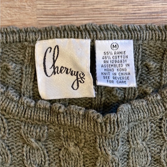 Cherrys Brand Olive Green Cropped Cable Knit Sweater - Picture 3 of 7